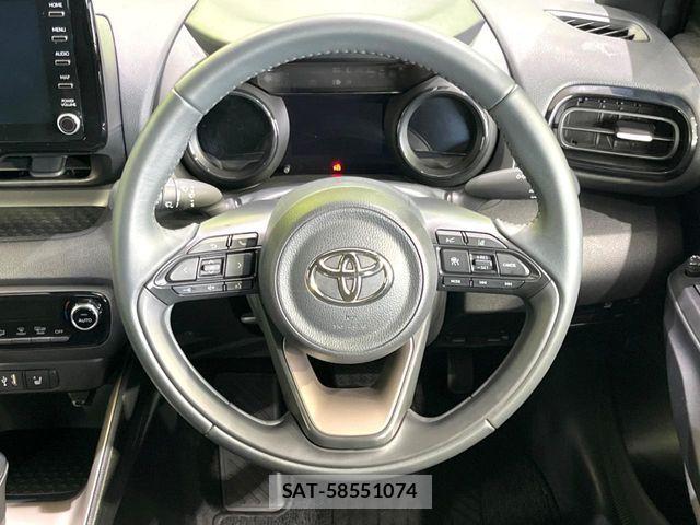 Toyota YARIS 2021-07 8133190-10