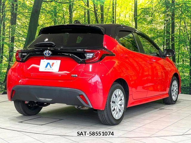 Toyota YARIS 2021-07 8133190-16