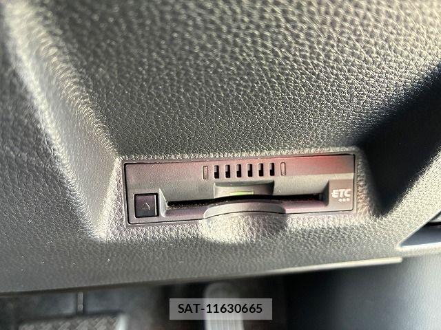 Toyota YARIS 2023-06 8133199-12