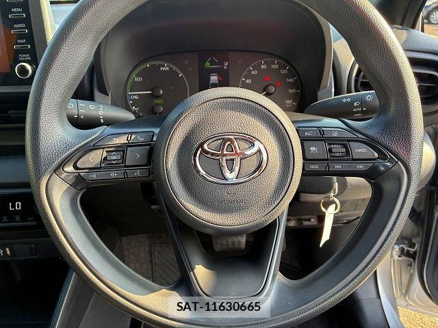Toyota YARIS 2023-06 8133199-13