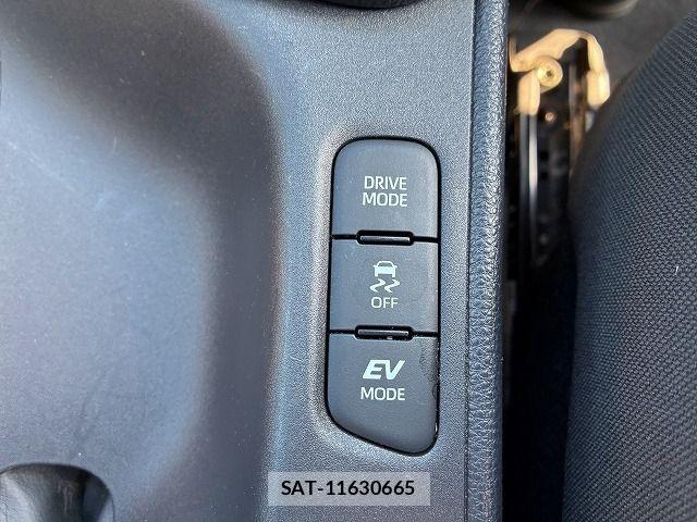 Toyota YARIS 2023-06 8133199-14