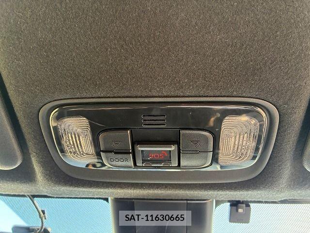 Toyota YARIS 2023-06 8133199-16