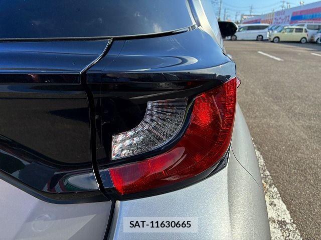Toyota YARIS 2023-06 8133199-23