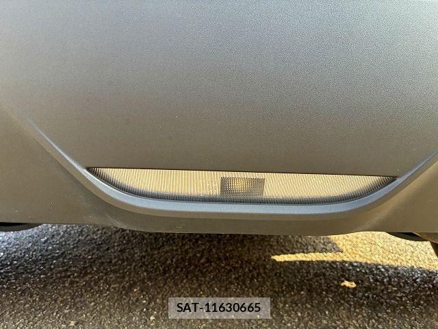 Toyota YARIS 2023-06 8133199-28
