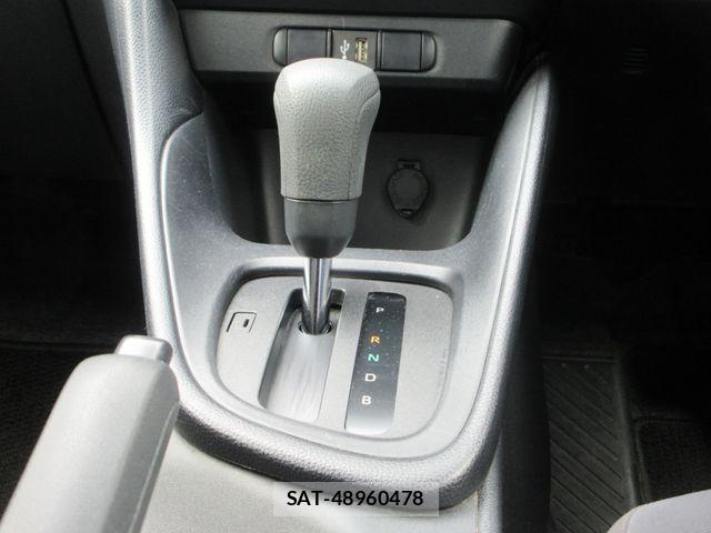 Toyota YARIS 2021-05 8133197-11