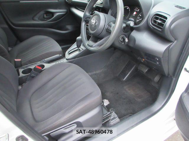 Toyota YARIS 2021-05 8133197-24