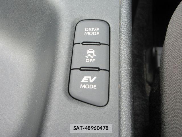 Toyota YARIS 2021-05 8133197-26
