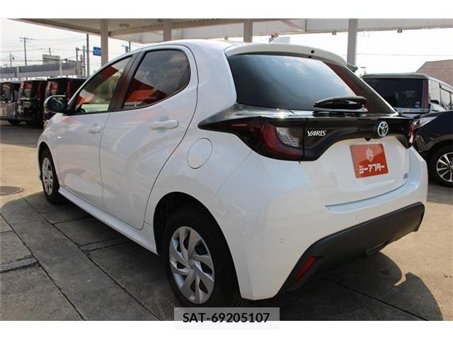 Toyota YARIS 2022-07 8147103-10