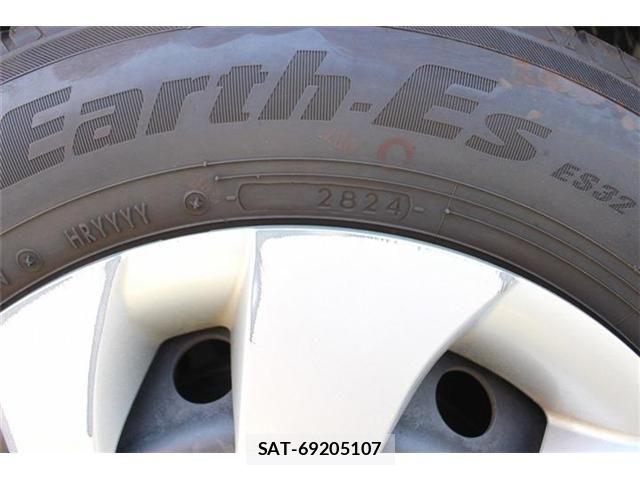 Toyota YARIS 2022-07 8147103-26