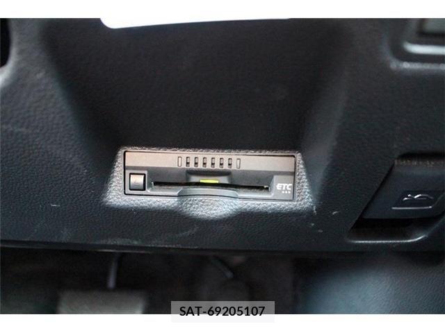 Toyota YARIS 2022-07 8147103-4