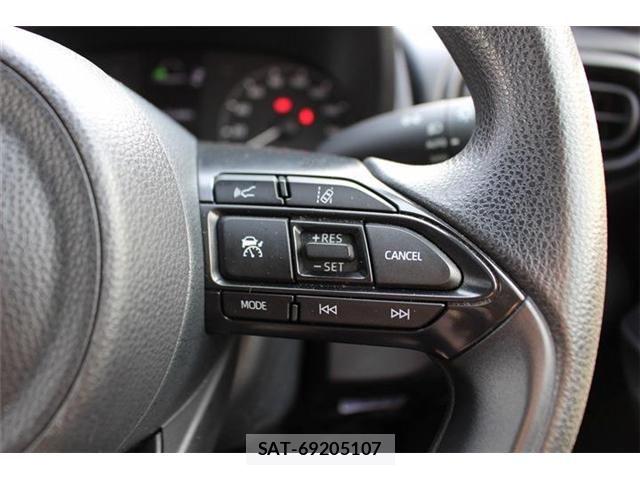 Toyota YARIS 2022-07 8147103-5