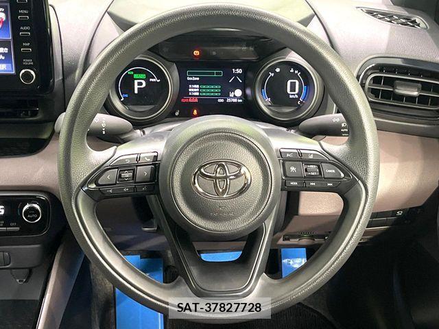 Toyota YARIS 2022-01 8147099-10