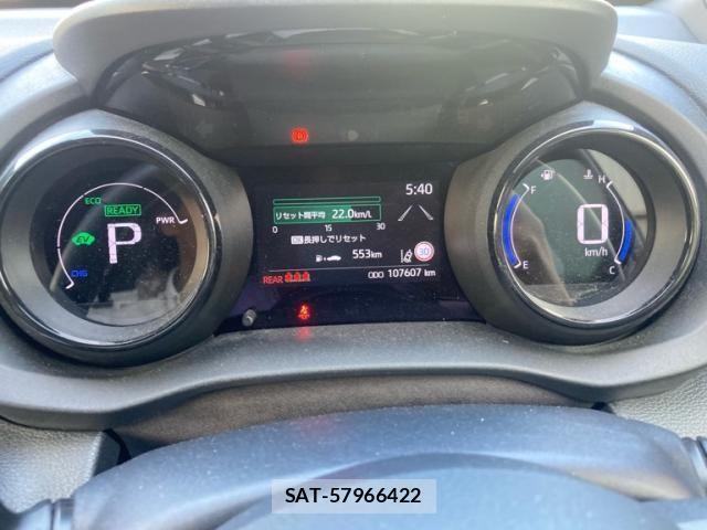 Toyota YARIS 2020-04 8159600-18