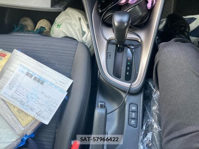 Toyota YARIS 2020-04 8159600-23