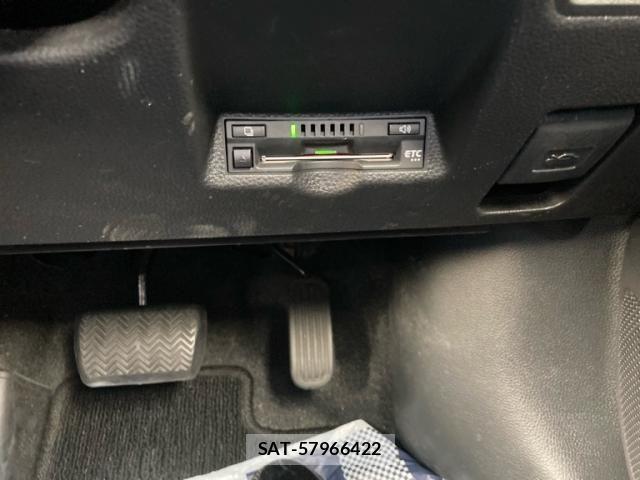 Toyota YARIS 2020-04 8159600-26