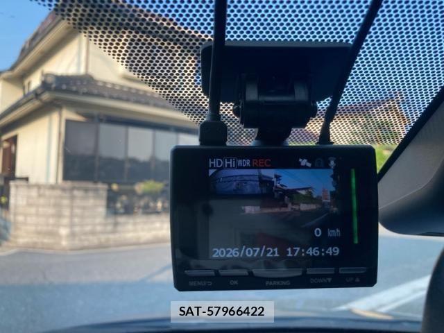 Toyota YARIS 2020-04 8159600-27