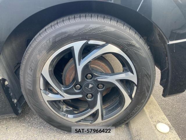 Toyota YARIS 2020-04 8159600-8