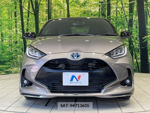 Toyota YARIS 2020-12 8159599-12