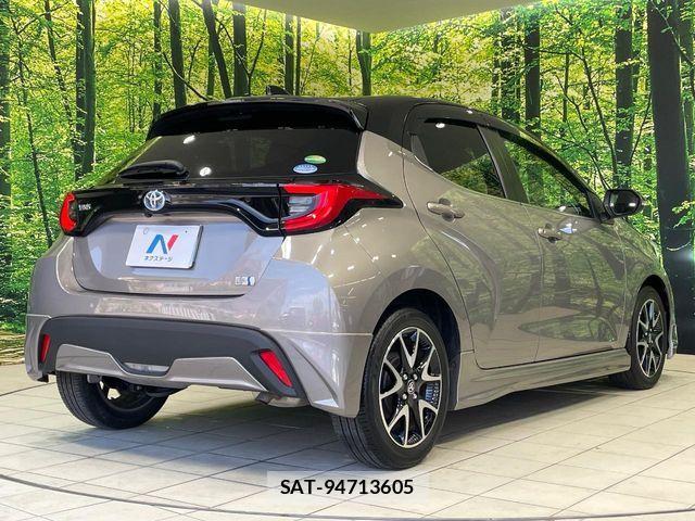 Toyota YARIS 2020-12 8159599-15
