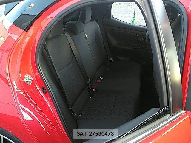 Toyota YARIS 2020-05 8211213-11
