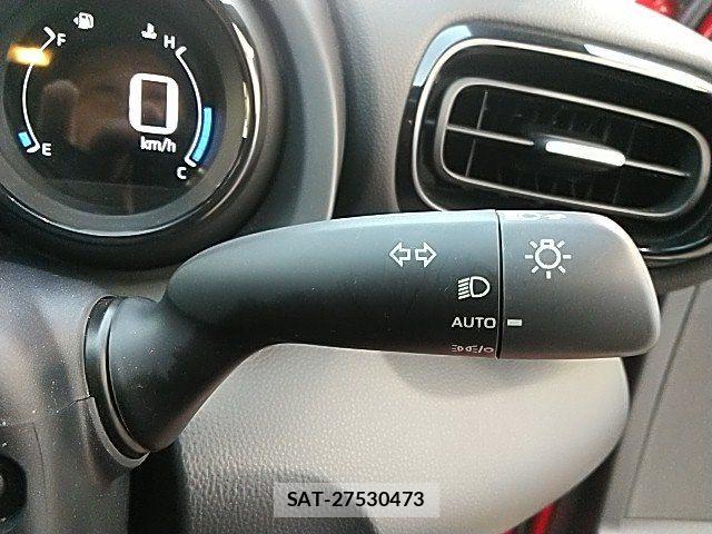Toyota YARIS 2020-05 8211213-19