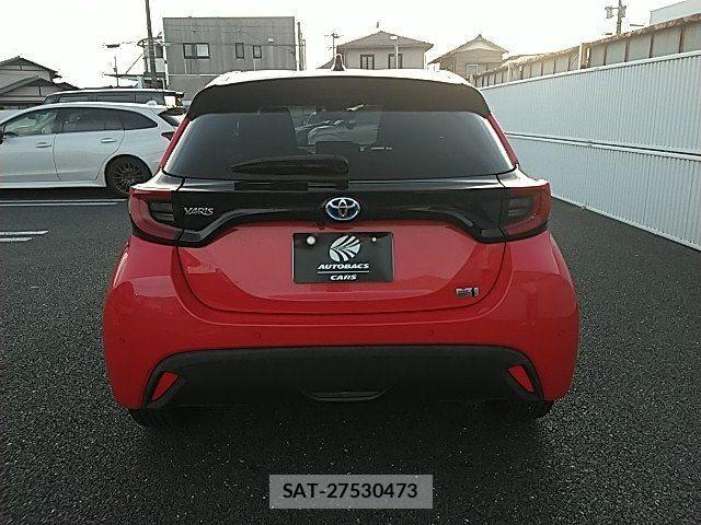 Toyota YARIS 2020-05 8211213-4