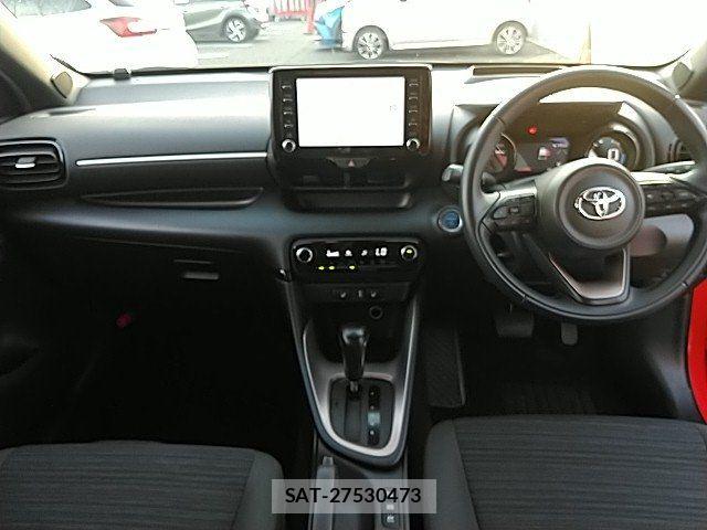 Toyota YARIS 2020-05 8211213-8