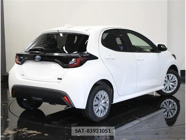 Toyota YARIS 2024-02 8211215-1