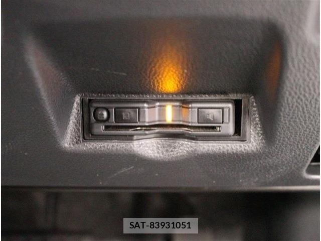 Toyota YARIS 2024-02 8211215-24