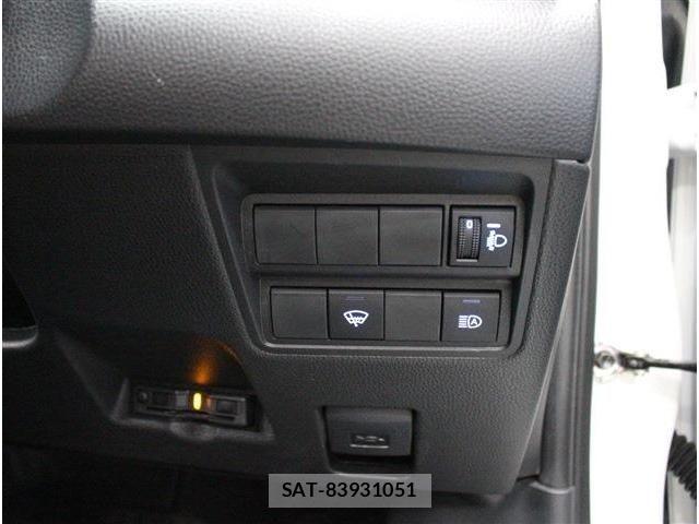 Toyota YARIS 2024-02 8211215-25