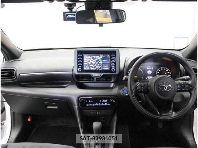 Toyota YARIS 2024-02 8211215-8