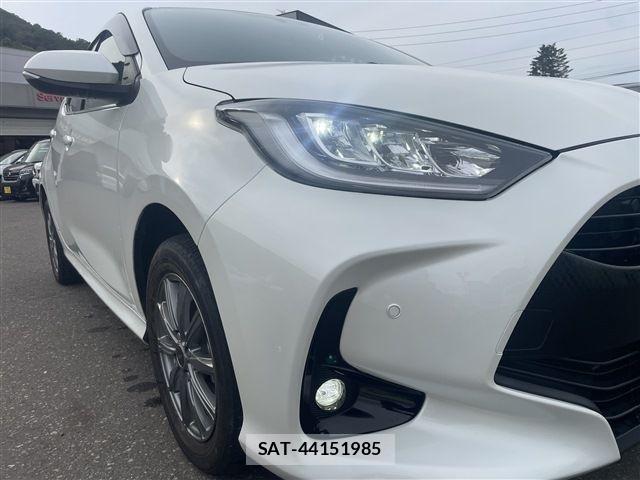Toyota YARIS 2022-01 8211211-9