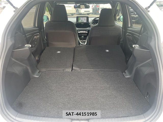 Toyota YARIS 2022-01 8211211-15