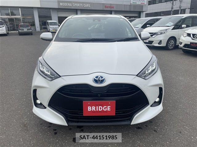 Toyota YARIS 2022-01 8211211-1