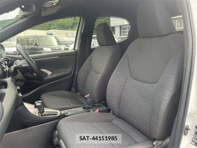 Toyota YARIS 2022-01 8211211-19