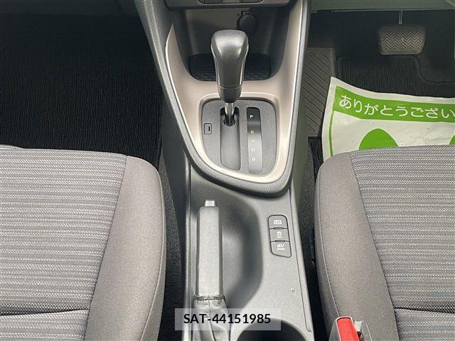 Toyota YARIS 2022-01 8211211-27