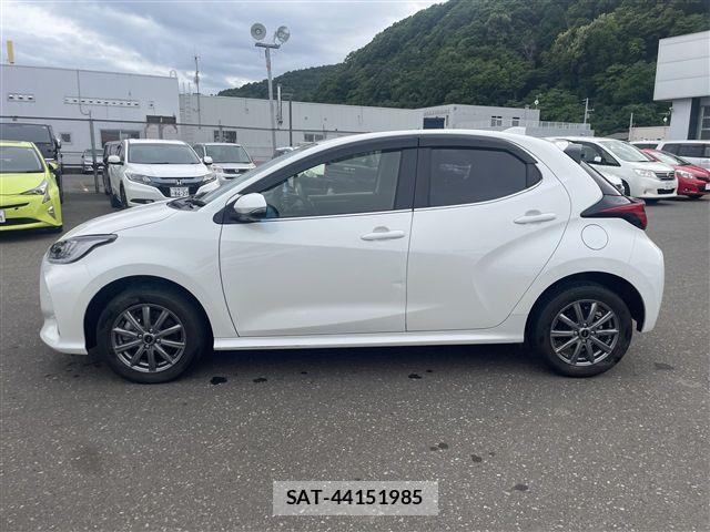 Toyota YARIS 2022-01 8211211-3