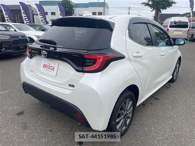 Toyota YARIS 2022-01 8211211-6