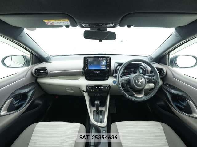 Toyota YARIS 2020-06 8211210-4