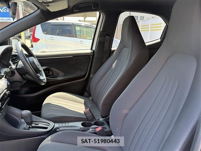 Toyota YARIS 2023-06 8211214-10