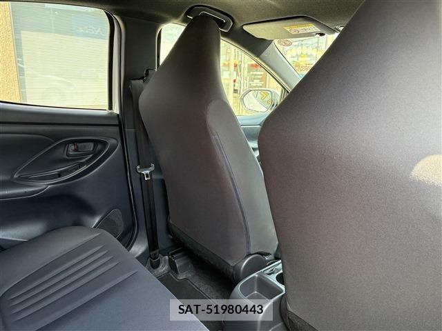 Toyota YARIS 2023-06 8211214-13