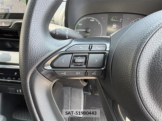 Toyota YARIS 2023-06 8211214-18