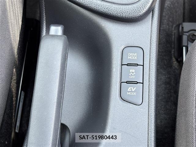 Toyota YARIS 2023-06 8211214-25