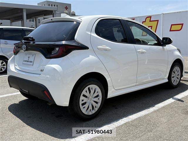 Toyota YARIS 2023-06 8211214-4
