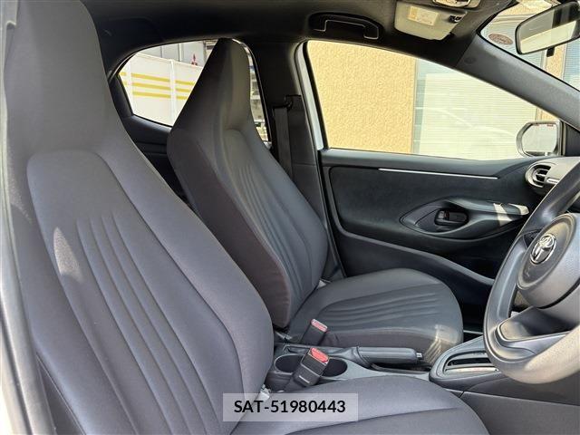 Toyota YARIS 2023-06 8211214-8