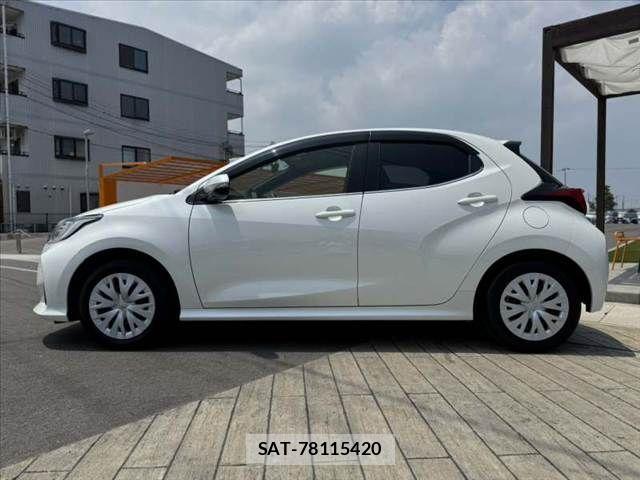 Toyota YARIS 2021-11 8211212-10