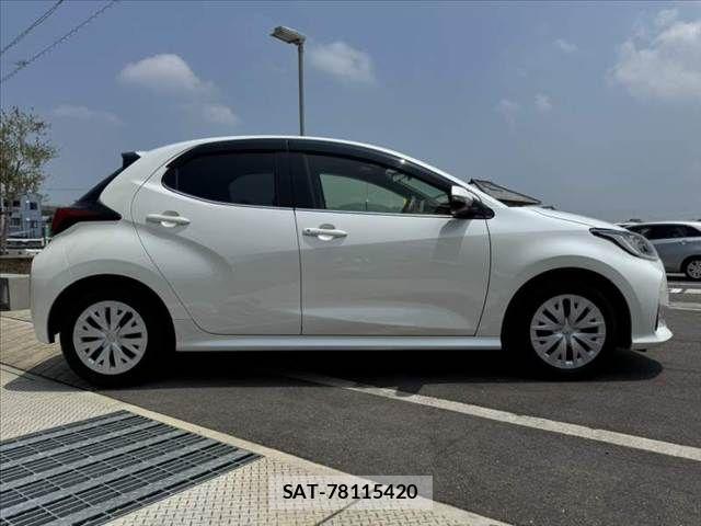 Toyota YARIS 2021-11 8211212-11