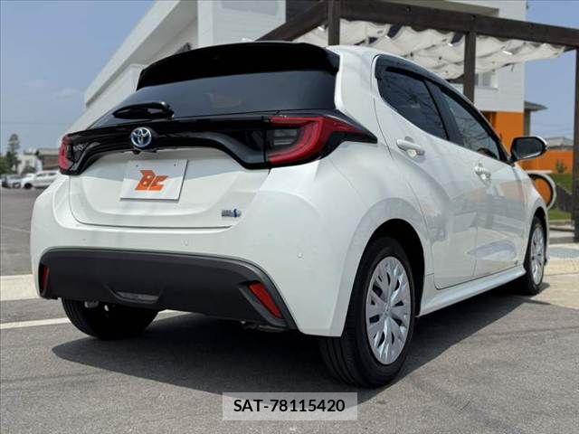 Toyota YARIS 2021-11 8211212-14