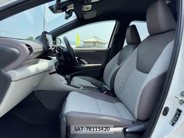 Toyota YARIS 2021-11 8211212-16