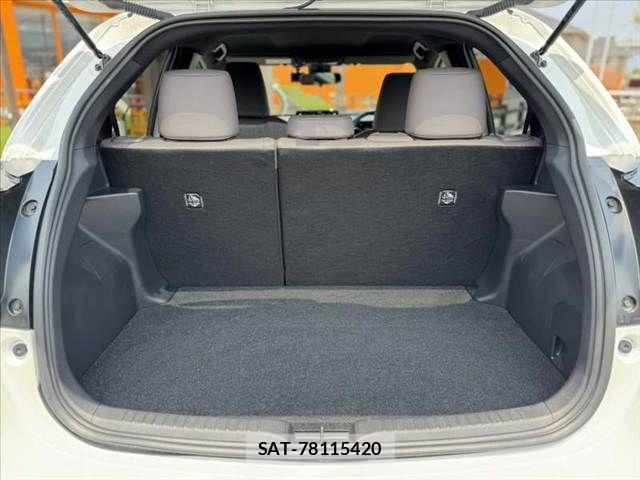 Toyota YARIS 2021-11 8211212-19